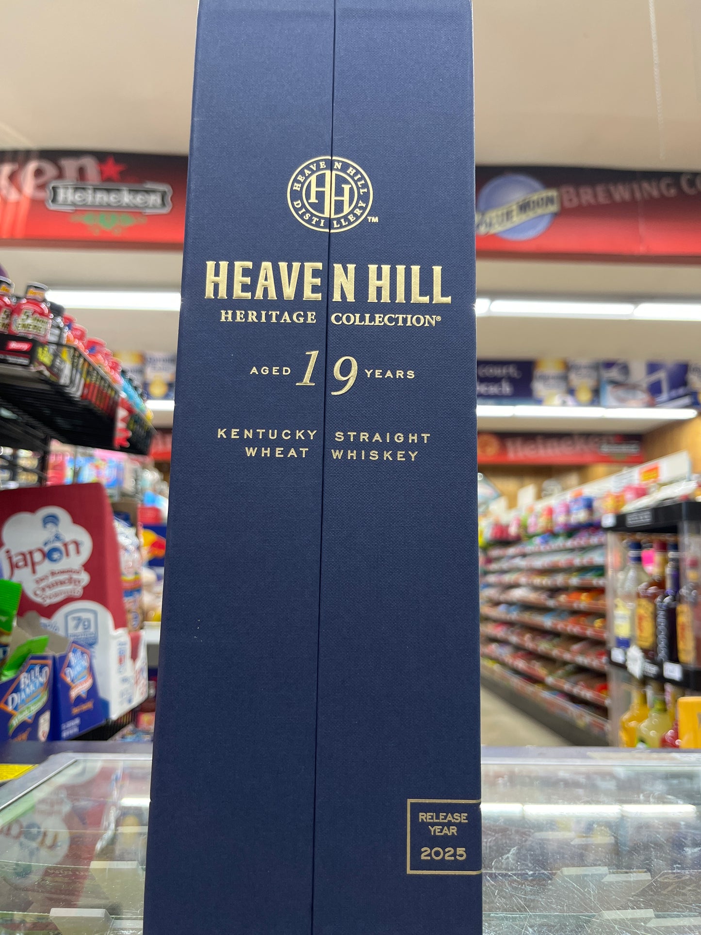 Heaven Hill aged 19 years Kentucky Straight Whiskey