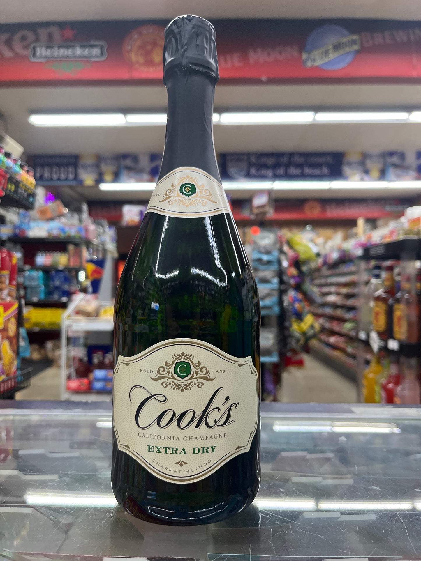 Cook's Extra Dry Champagne 750ml